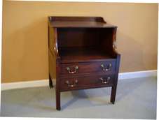 A Geo III mahogany night stand