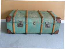 An early 20thC steamer trunk