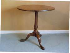 A Georgian oak tripod table