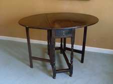 An 18thC oval gateleg table