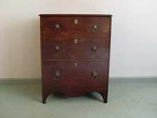 A Georgian 'hat' chest