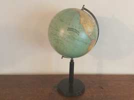 A Diertrich Reimers Globe