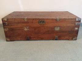 A camphor campaign trunk