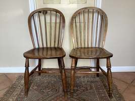 A near pair of windsor kitchen chairs