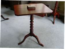 A 19thC tilt top table